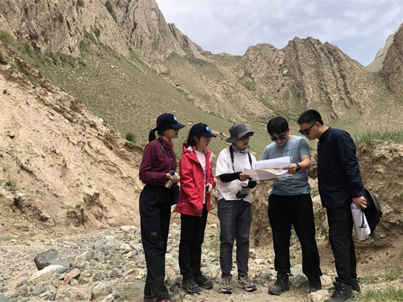 Nature刊载上海师范大学科研团队青藏高原科学考察成果 土地调查评估服务的新视角